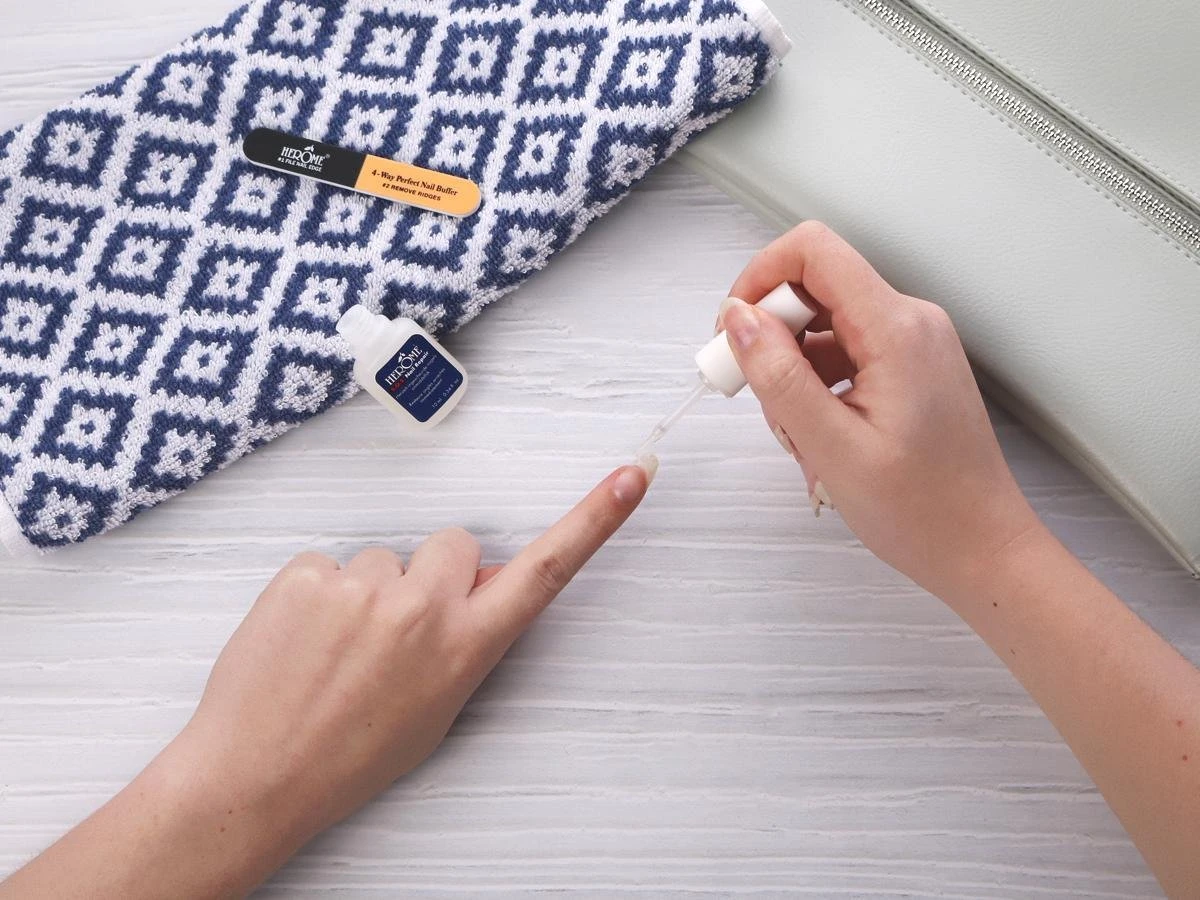 Herome Herome SOS Nail Repair -Repareer Eenvoudig Gescheurde Ingescheurde Nagels - Nagellijm Met Vijl - 10ml. - Afbeelding 5